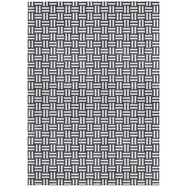 Homeroots 3' Black And Ivory Geometric Indoor Outdoor Area Rug - Stylish, Washable, Durable For Any Space 8' X 10' Polyester 595526
