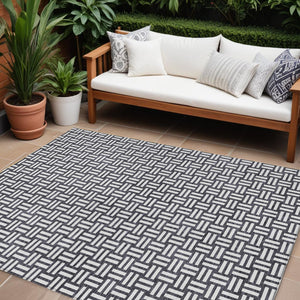Homeroots 3' Black And Ivory Geometric Indoor Outdoor Area Rug - Stylish, Washable, Durable For Any Space 9' X 12' Polyester 595527