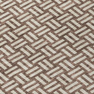 Homeroots 3' Black And Ivory Geometric Indoor Outdoor Area Rug - Stylish, Washable, Durable For Any Space 8' Round Polyester 595531