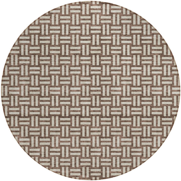 Homeroots 3' Black And Ivory Geometric Indoor Outdoor Area Rug - Stylish, Washable, Durable For Any Space 8' Round Polyester 595531