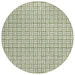 HomeRoots 5' Modern Green and Ivory Geometric Area Rug – Washable, Stain-Resistant for Indoor & Outdoor Use 8' Round 595549