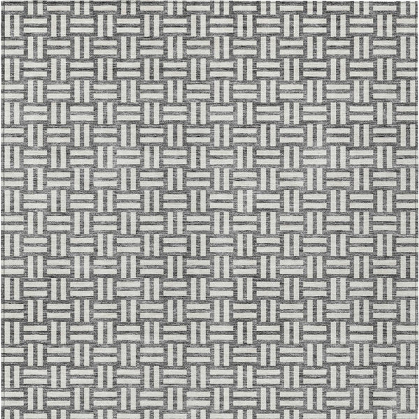 Homeroots 3' Black And Ivory Geometric Indoor Outdoor Area Rug - Stylish, Washable, Durable For Any Space 8' X 10' Polyester 595562