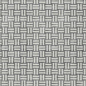 Homeroots 3' Black And Ivory Geometric Indoor Outdoor Area Rug - Stylish, Washable, Durable For Any Space 8' X 10' Polyester 595562