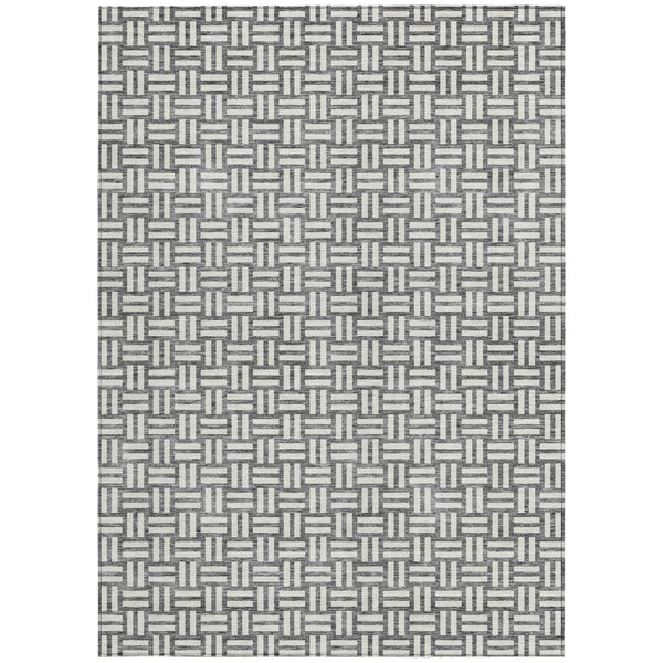 Homeroots 3' Black And Ivory Geometric Indoor Outdoor Area Rug - Stylish, Washable, Durable For Any Space 9' X 12' Polyester 595563