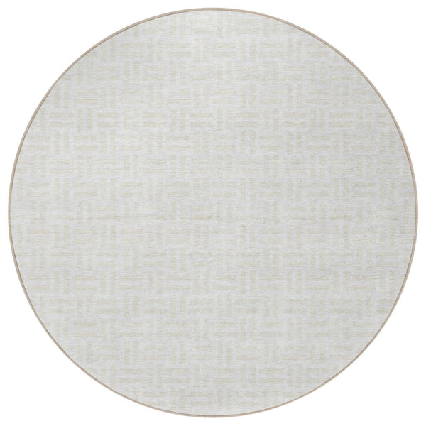 Homeroots 3' Black And Ivory Geometric Indoor Outdoor Area Rug - Stylish, Washable, Durable For Any Space 8' Round Polyester 595567