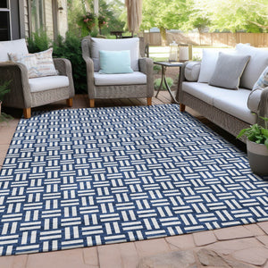 Homeroots 3' Black And Ivory Geometric Indoor Outdoor Area Rug - Stylish, Washable, Durable For Any Space 5' X 8' Polyester 595572