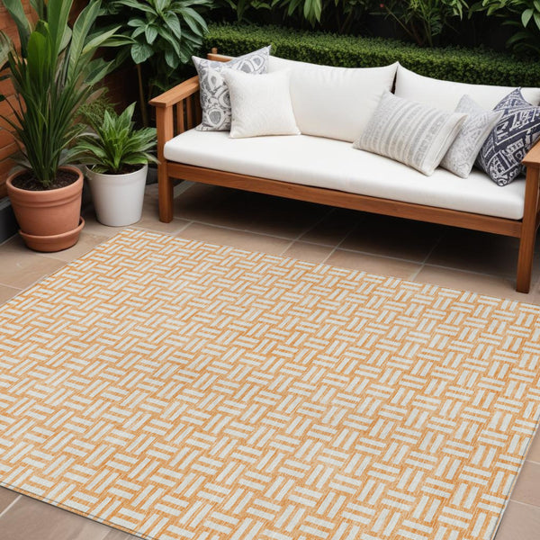 Homeroots 3' Black And Ivory Geometric Indoor Outdoor Area Rug - Stylish, Washable, Durable For Any Space 8' X 10' Polyester 595580