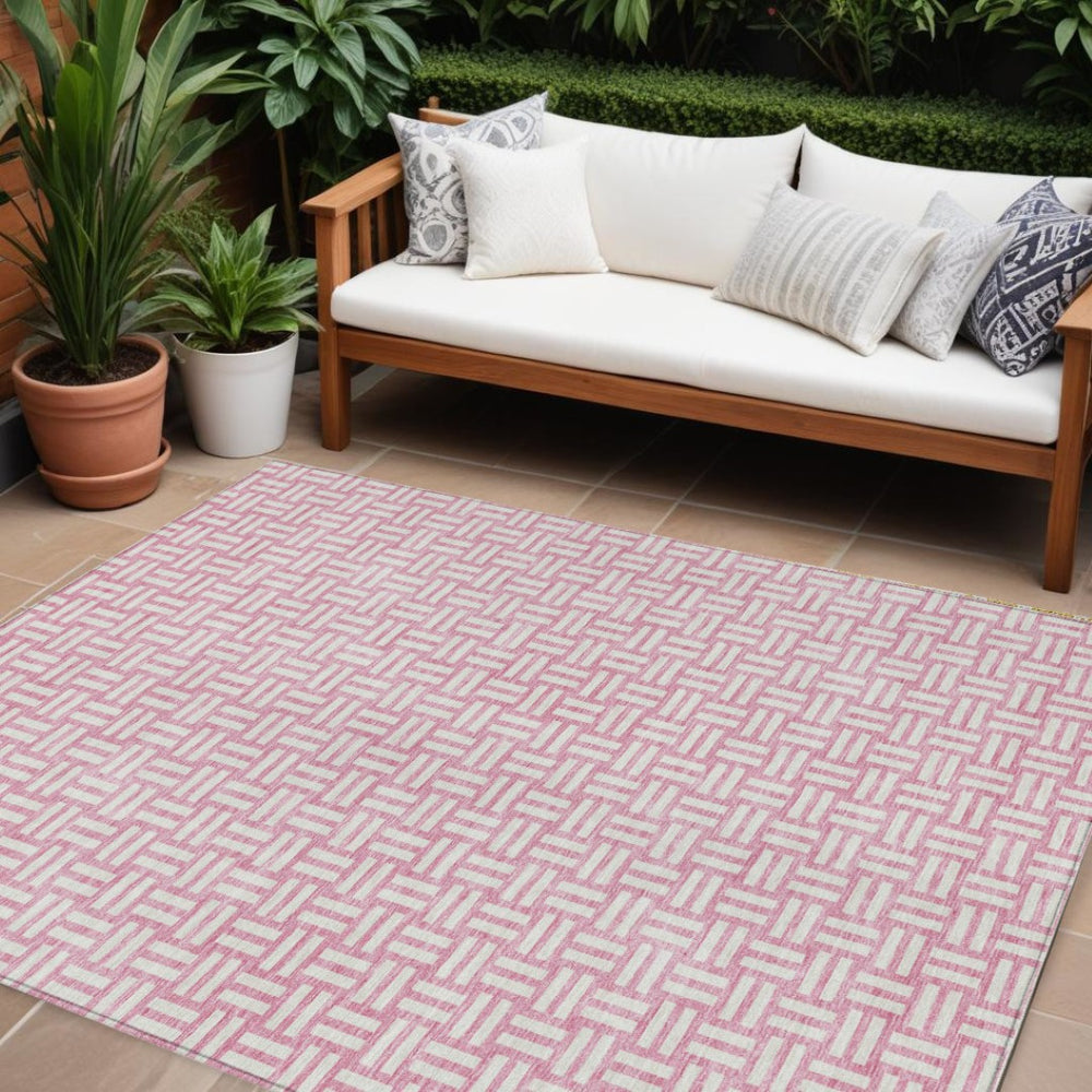 HomeRoots 9' X 12' Pink Geometric Indoor Outdoor Area Rug - Stylish, Washable & Durable for Any Space! 595587