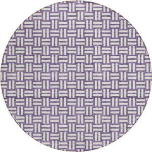 Homeroots 3' Black And Ivory Geometric Indoor Outdoor Area Rug - Stylish, Washable, Durable For Any Space 8' Round Polyester 595591