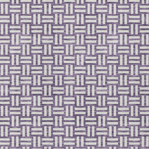 Homeroots 3' Black And Ivory Geometric Indoor Outdoor Area Rug - Stylish, Washable, Durable For Any Space 8' X 10' Polyester 595592