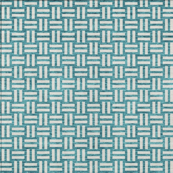 Homeroots 3' Black And Ivory Geometric Indoor Outdoor Area Rug - Stylish, Washable, Durable For Any Space 8' X 10' Polyester 595604