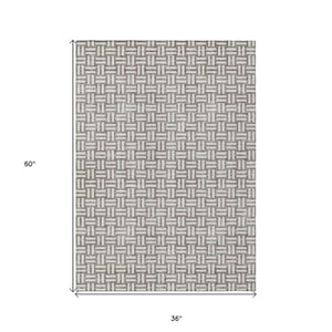 Homeroots 3' Black And Ivory Geometric Indoor Outdoor Area Rug - Stylish, Washable, Durable For Any Space 3' X 5' Polyester 595607