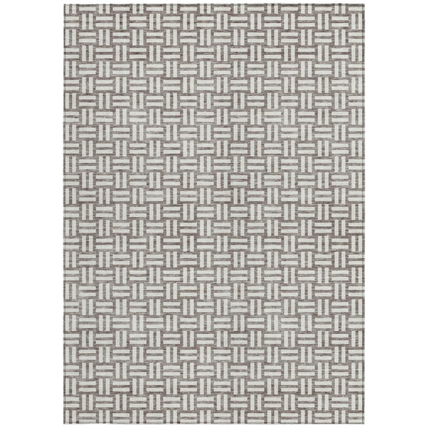Homeroots 3' Black And Ivory Geometric Indoor Outdoor Area Rug - Stylish, Washable, Durable For Any Space 3' X 5' Polyester 595607