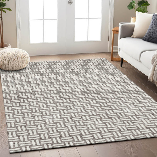 Homeroots 3' Black And Ivory Geometric Indoor Outdoor Area Rug - Stylish, Washable, Durable For Any Space 5' X 8' Polyester 595608