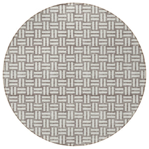 Homeroots 3' Black And Ivory Geometric Indoor Outdoor Area Rug - Stylish, Washable, Durable For Any Space 8' Round Polyester 595609