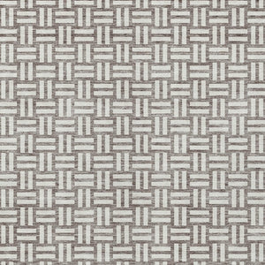 Homeroots 3' Black And Ivory Geometric Indoor Outdoor Area Rug - Stylish, Washable, Durable For Any Space 8' X 10' Polyester 595610