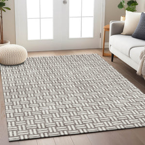 Homeroots 3' Black And Ivory Geometric Indoor Outdoor Area Rug - Stylish, Washable, Durable For Any Space 8' X 10' Polyester 595610