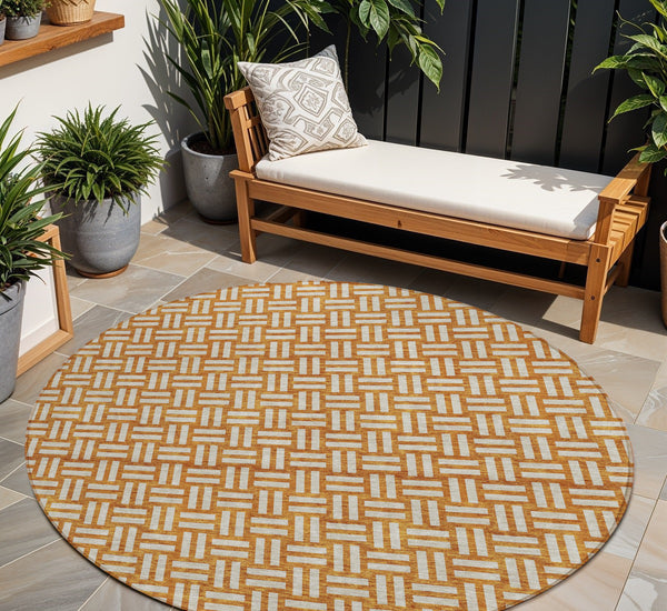 Homeroots 3' Black And Ivory Geometric Indoor Outdoor Area Rug - Stylish, Washable, Durable For Any Space 8' Round Polyester 595615