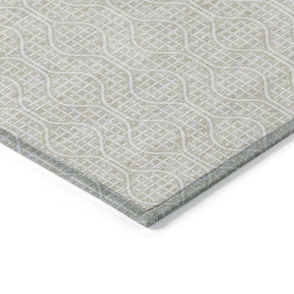 Homeroots 3' Stylish Beige And Ivory Geometric Washable Rug For Indoor And Outdoor Spaces, Durable Design 8' X 10' Polyester 595622