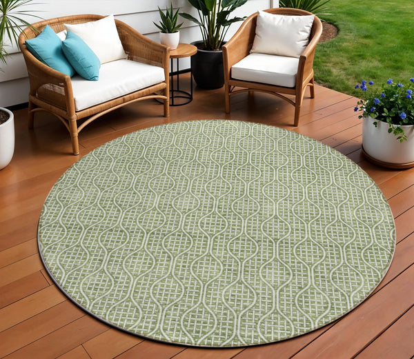 Homeroots 3' Stylish Beige And Ivory Geometric Washable Rug For Indoor And Outdoor Spaces, Durable Design 8' Round Polyester 595645