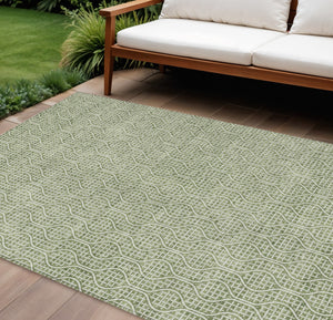 Homeroots 3' Stylish Beige And Ivory Geometric Washable Rug For Indoor And Outdoor Spaces, Durable Design 9' X 12' Polyester 595647