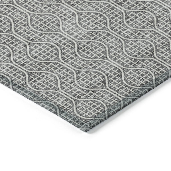 Homeroots 3' Stylish Beige And Ivory Geometric Washable Rug For Indoor And Outdoor Spaces, Durable Design 9' X 12' Polyester 595653