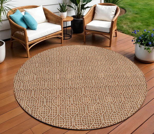Homeroots 3' Stylish Beige And Ivory Geometric Washable Rug For Indoor And Outdoor Spaces, Durable Design 8' Round Polyester 595669