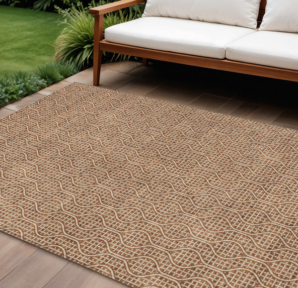 Homeroots 3' Stylish Beige And Ivory Geometric Washable Rug For Indoor And Outdoor Spaces, Durable Design 10' X 14' Polyester 595672