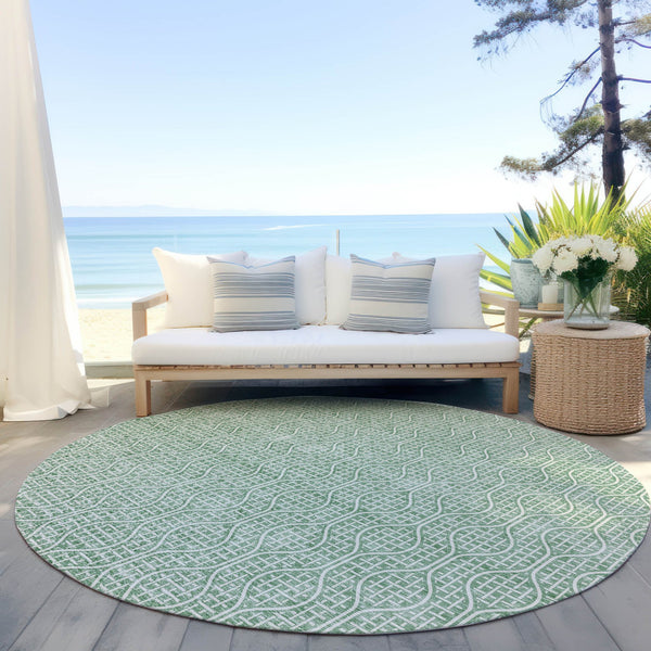 Homeroots 3' Stylish Beige And Ivory Geometric Washable Rug For Indoor And Outdoor Spaces, Durable Design 8' Round Polyester 595675