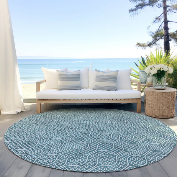 Homeroots 3' Stylish Beige And Ivory Geometric Washable Rug For Indoor And Outdoor Spaces, Durable Design 8' Round Polyester 595687