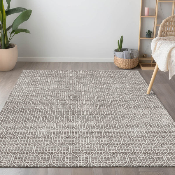 Homeroots 3' Stylish Beige And Ivory Geometric Washable Rug For Indoor And Outdoor Spaces, Durable Design 5' X 8' Polyester 595692