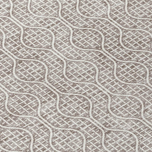 Homeroots 3' Stylish Beige And Ivory Geometric Washable Rug For Indoor And Outdoor Spaces, Durable Design 8' Round Polyester 595693