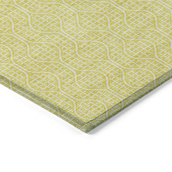 Homeroots 3' Stylish Beige And Ivory Geometric Washable Rug For Indoor And Outdoor Spaces, Durable Design 8' X 10' Polyester 595700