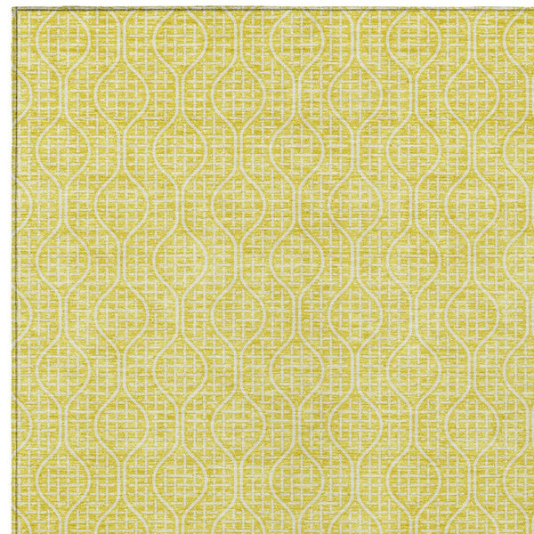 Homeroots 3' Stylish Beige And Ivory Geometric Washable Rug For Indoor And Outdoor Spaces, Durable Design 9' X 12' Polyester 595701