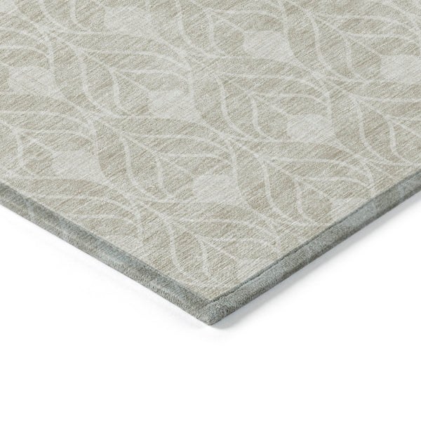 Homeroots 3' Beige And Ivory Geometric Washable Area Rug For Indoor & Outdoor Spaces, Durable And Stylish 5' X 8' Polyester 595704