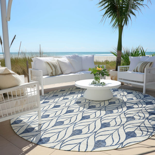Homeroots 3' Beige And Ivory Geometric Washable Area Rug For Indoor & Outdoor Spaces, Durable And Stylish 8' Round Polyester 595717