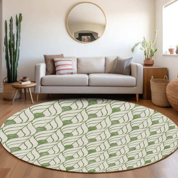 Homeroots 3' Beige And Ivory Geometric Washable Area Rug For Indoor & Outdoor Spaces, Durable And Stylish 8' Round Polyester 595729