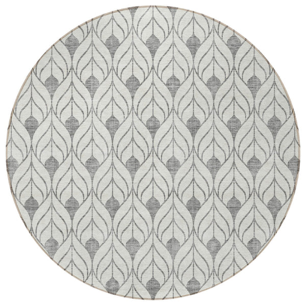 Homeroots 3' Beige And Ivory Geometric Washable Area Rug For Indoor & Outdoor Spaces, Durable And Stylish 8' Round Polyester 595741