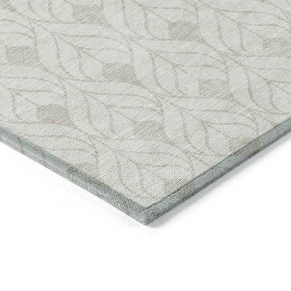 Homeroots 3' Beige And Ivory Geometric Washable Area Rug For Indoor & Outdoor Spaces, Durable And Stylish 3' X 5' Polyester 595745