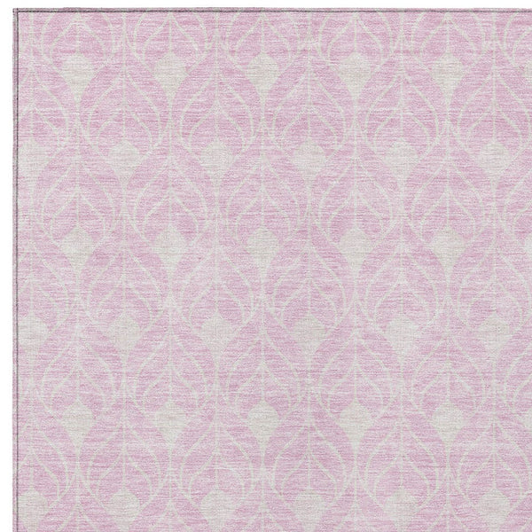 Homeroots 3' Beige And Ivory Geometric Washable Area Rug For Indoor & Outdoor Spaces, Durable And Stylish 3' X 5' Polyester 595757