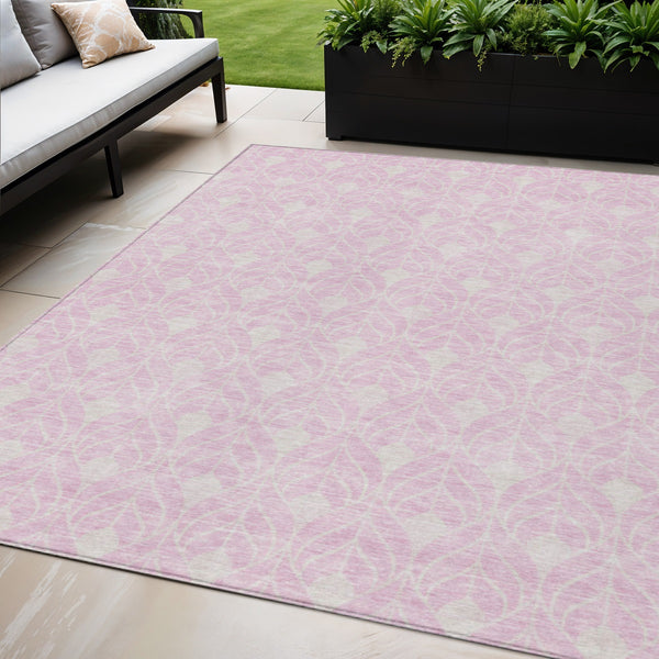 Homeroots 3' Beige And Ivory Geometric Washable Area Rug For Indoor & Outdoor Spaces, Durable And Stylish 5' X 8' Polyester 595758