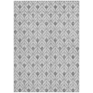 Homeroots 3' Beige And Ivory Geometric Washable Area Rug For Indoor & Outdoor Spaces, Durable And Stylish 5' X 8' Polyester 595770