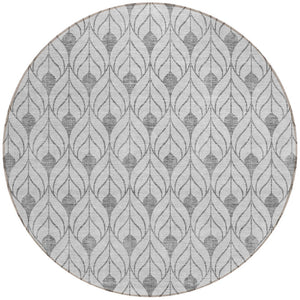 Homeroots 3' Beige And Ivory Geometric Washable Area Rug For Indoor & Outdoor Spaces, Durable And Stylish 8' Round Polyester 595771