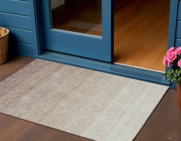 Homeroots 3' Beige And Ivory Ombre Area Rug - Stylish, Washable Design For Indoor & Outdoor Use, Durable Fun! 3' X 5' Polyester 595781