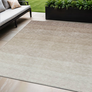 Homeroots 3' Beige And Ivory Ombre Area Rug - Stylish, Washable Design For Indoor & Outdoor Use, Durable Fun! 5' X 8' Polyester 595782