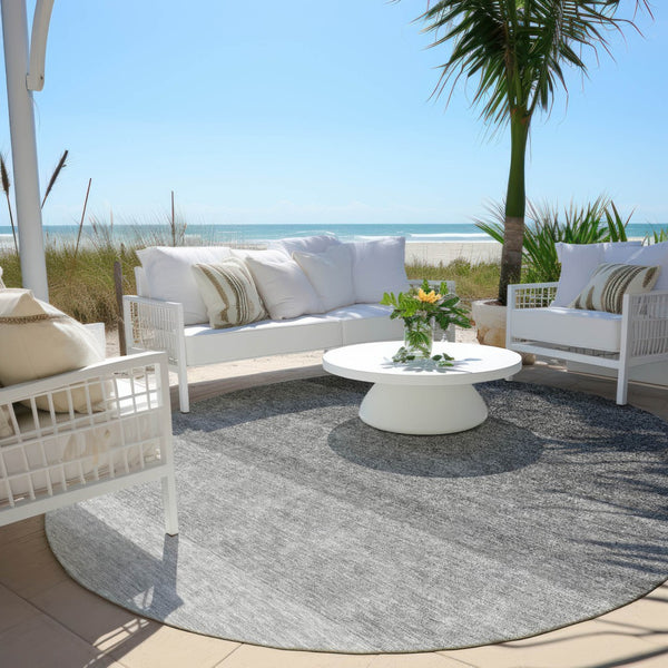 Homeroots 3' Beige And Ivory Ombre Area Rug - Stylish, Washable Design For Indoor & Outdoor Use, Durable Fun! 8' Round Polyester 595789