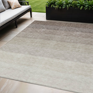 Homeroots 3' Beige And Ivory Ombre Area Rug - Stylish, Washable Design For Indoor & Outdoor Use, Durable Fun! 5' X 8' Polyester 595794