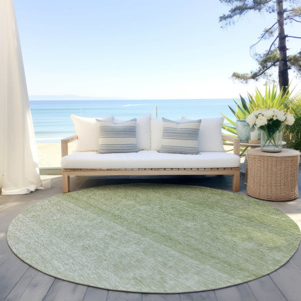 Homeroots 3' Beige And Ivory Ombre Area Rug - Stylish, Washable Design For Indoor & Outdoor Use, Durable Fun! 8' Round Polyester 595807