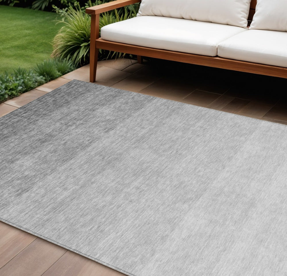 HomeRoots 9' X 12' Ombre Gray Area Rug - Stylish & Washable Indoor/Outdoor Solution for High-Traffic Spaces 595815