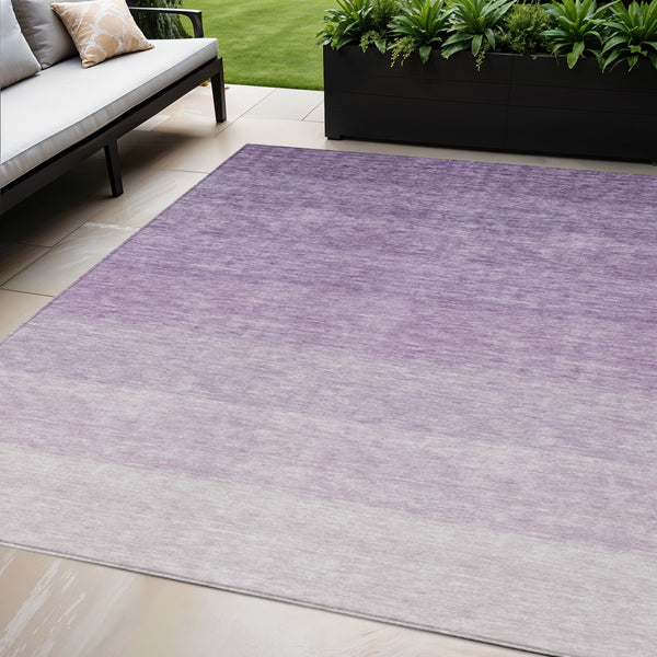 Homeroots 3' Beige And Ivory Ombre Area Rug - Stylish, Washable Design For Indoor & Outdoor Use, Durable Fun! 5' X 8' Polyester 595830